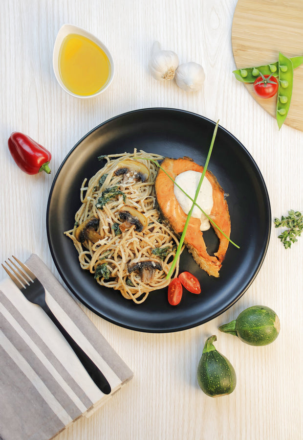 SPAGHETTI À LA CRÈME DE COCO, ÉPINARDS ET SAUMON