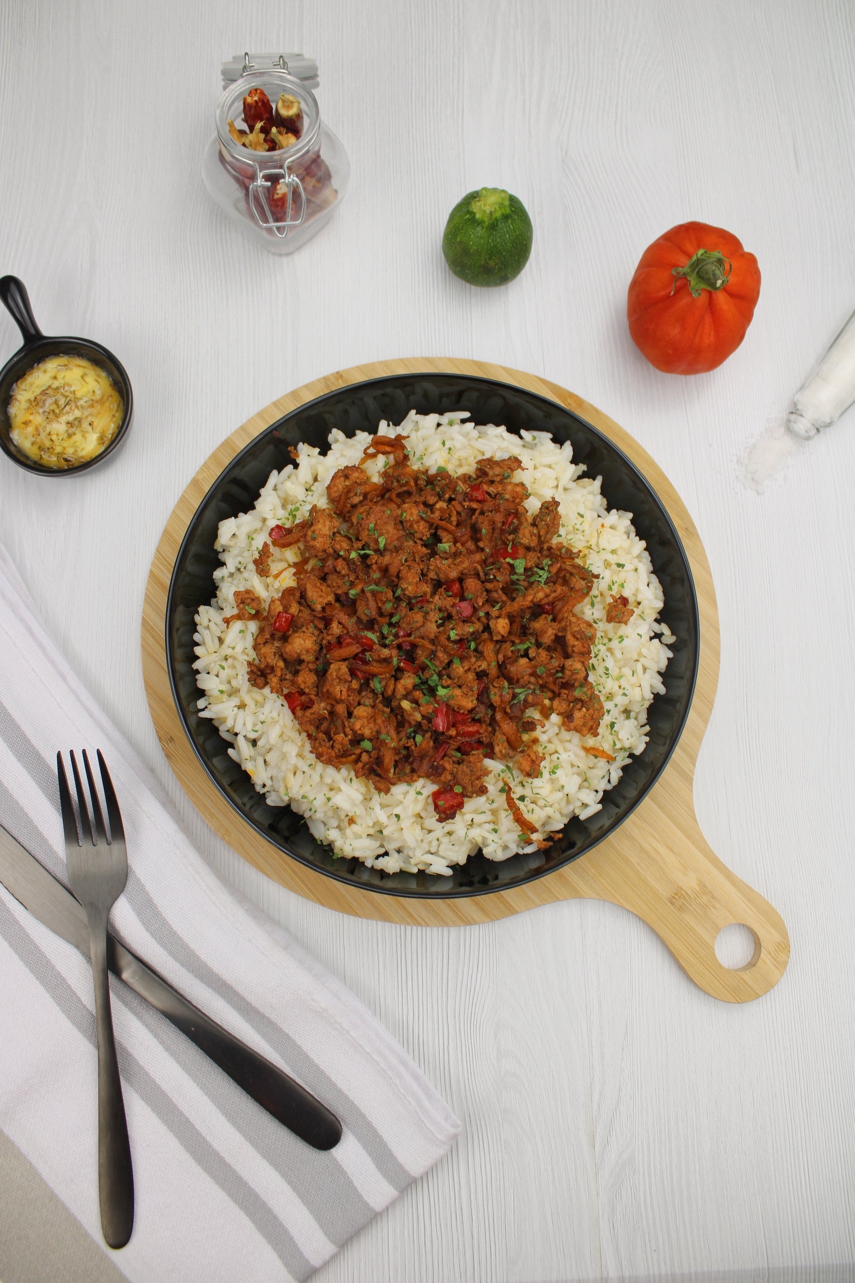 BOWL DE RIZ AVEC POULET HACHÉ ET LÉGUMES